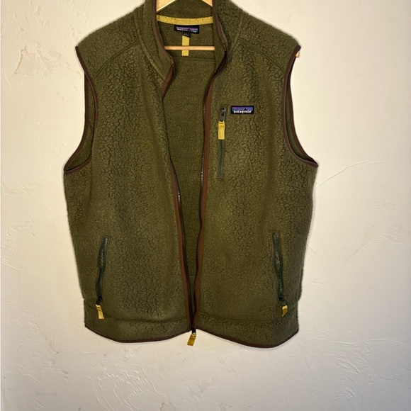 Men’s Patagonia Retro Pile Vest - Picture 3 of 7